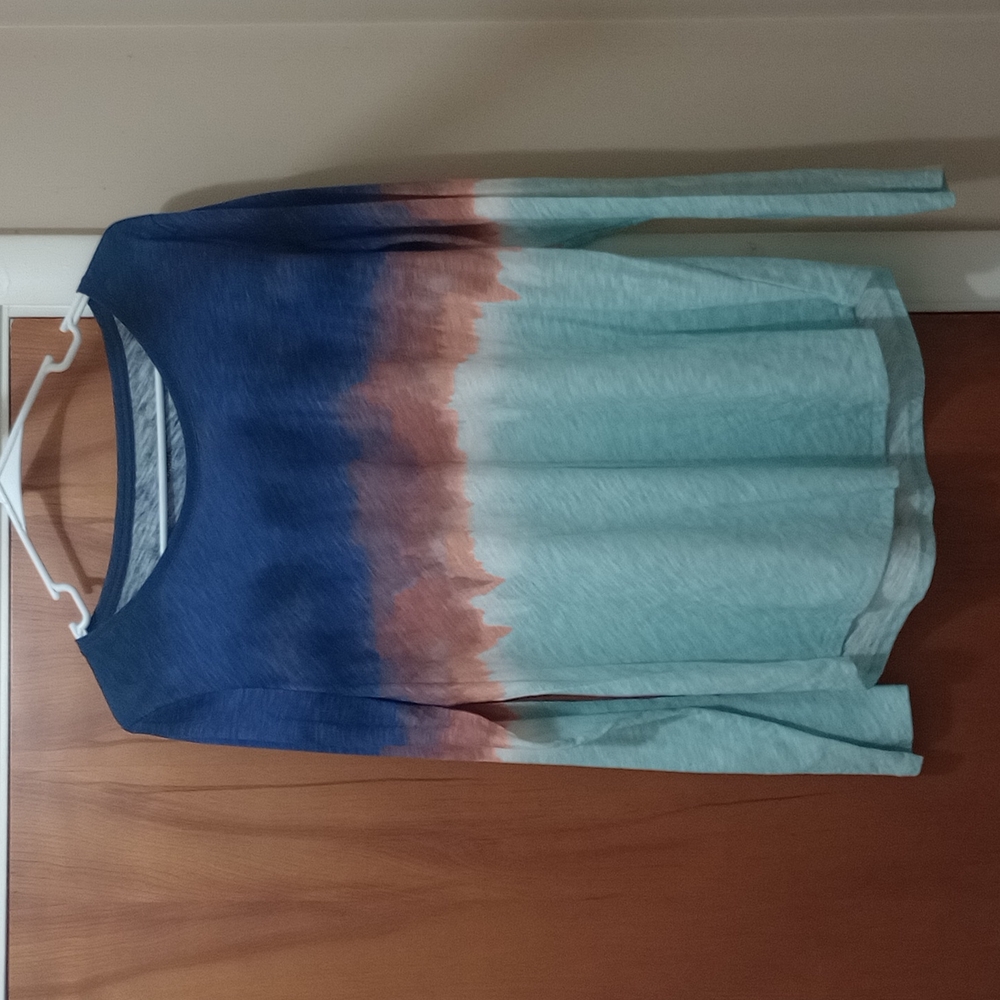 Long sleeve colorful shirt
